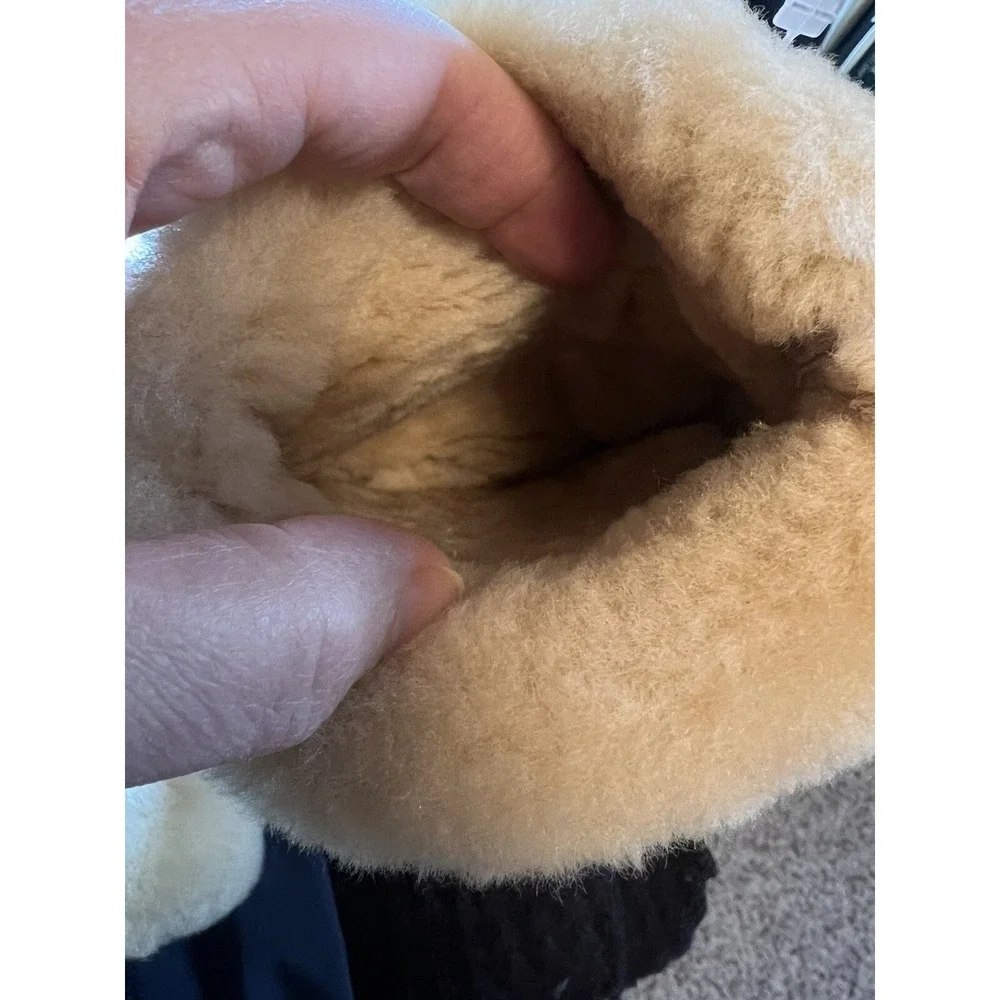 The Unbranded Brand ladies sheepskin